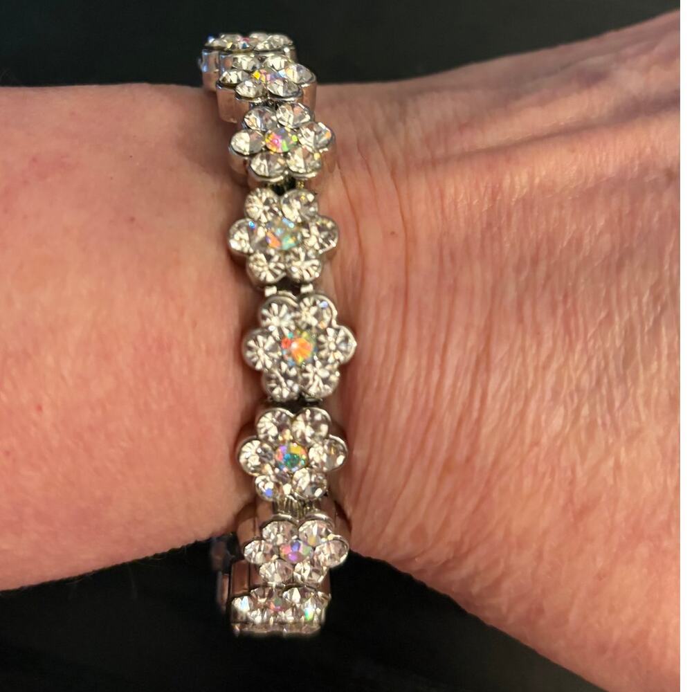 Vintage Heavy AB Rhinestone Flower Statement Bracelet size 7 magnetic clasp